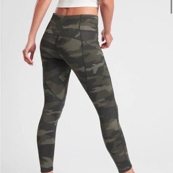 Athleta Camo Contender 7/8 Tight in Powerlift: Black Olive - Picture 2 of 7